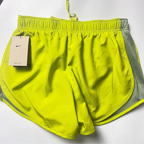 Nike Women’s Sporty Athletic Gym Wear Running  Dri-FIT Tempo Shorts  Size S - Picture 7 of 12